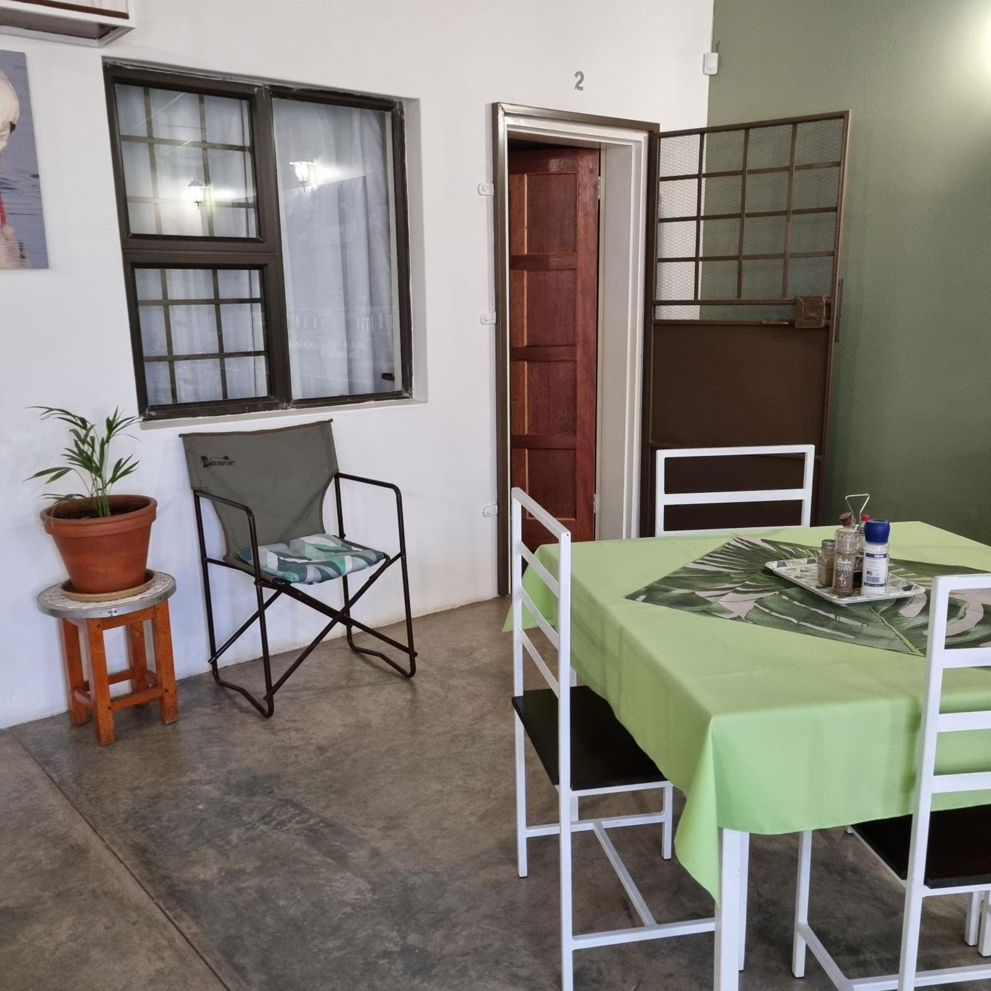 Otavi Olienhoff Guesthouse And Rest Camp מראה חיצוני תמונה