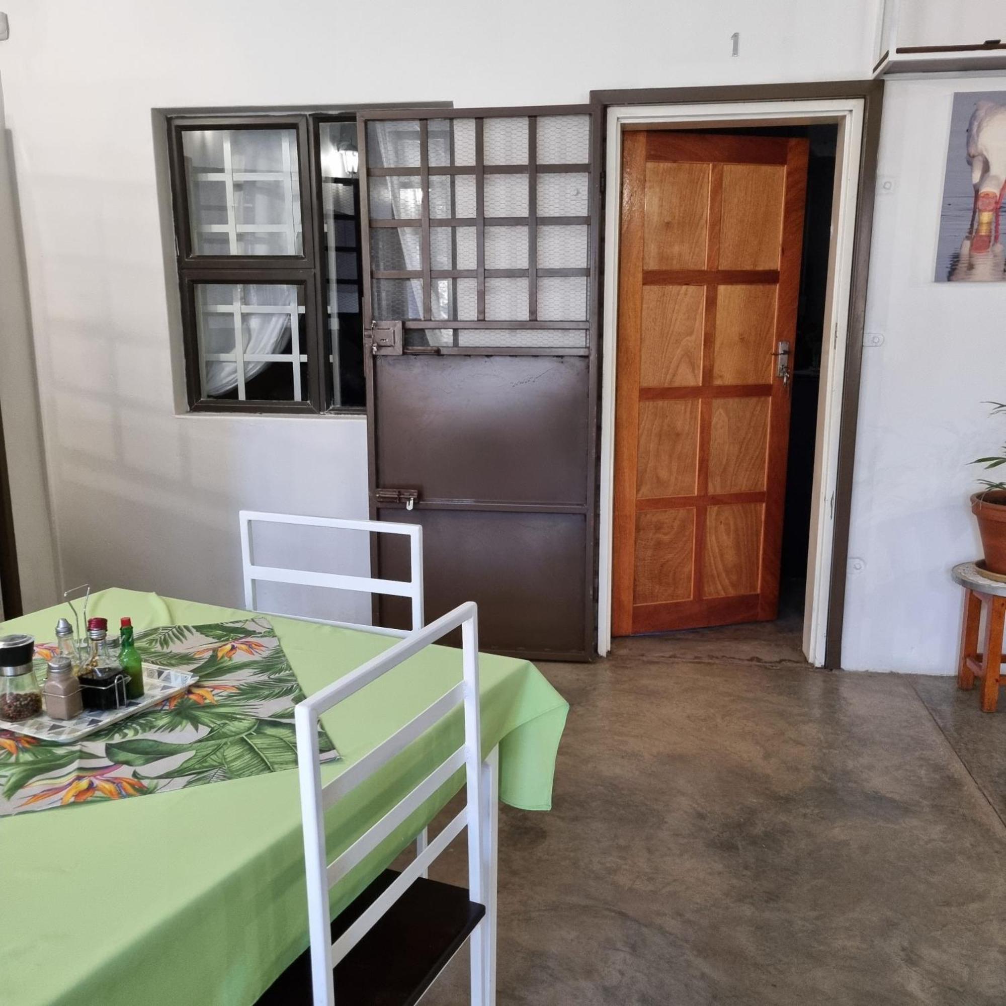 Otavi Olienhoff Guesthouse And Rest Camp מראה חיצוני תמונה