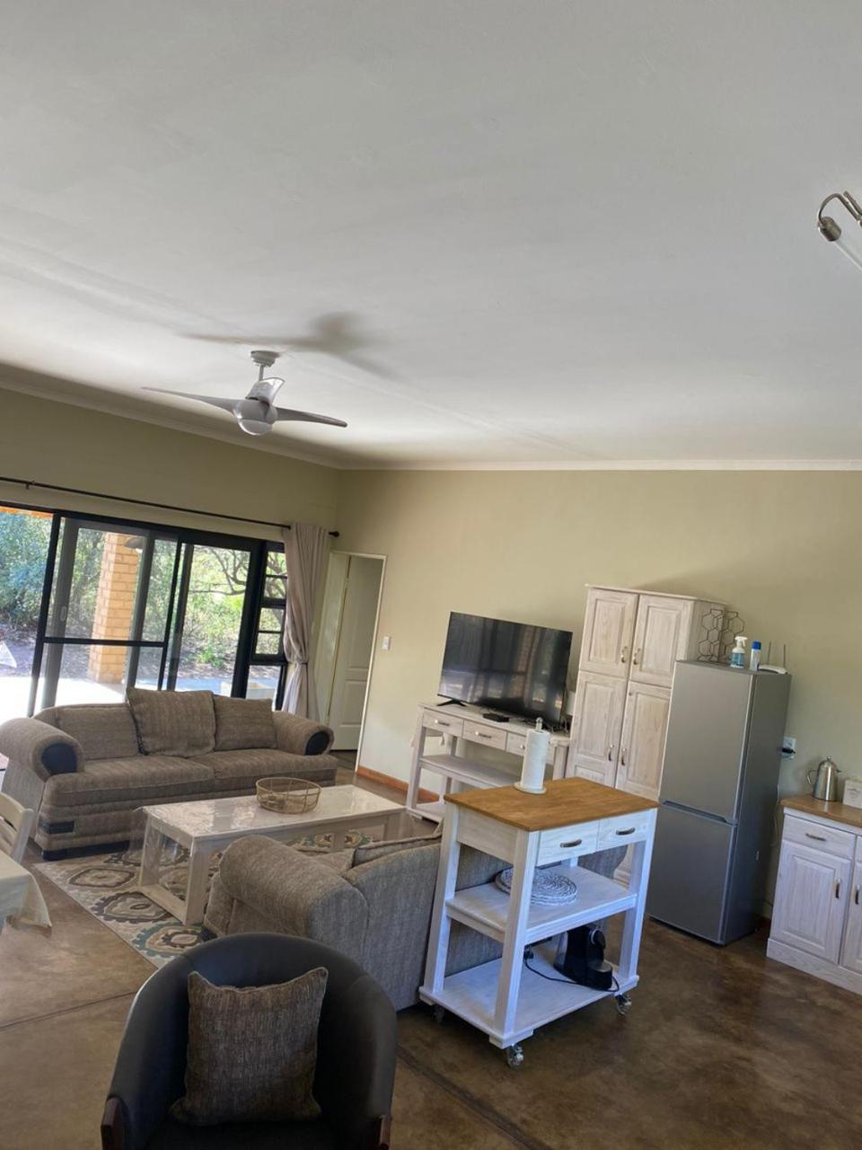 Otavi Olienhoff Guesthouse And Rest Camp מראה חיצוני תמונה