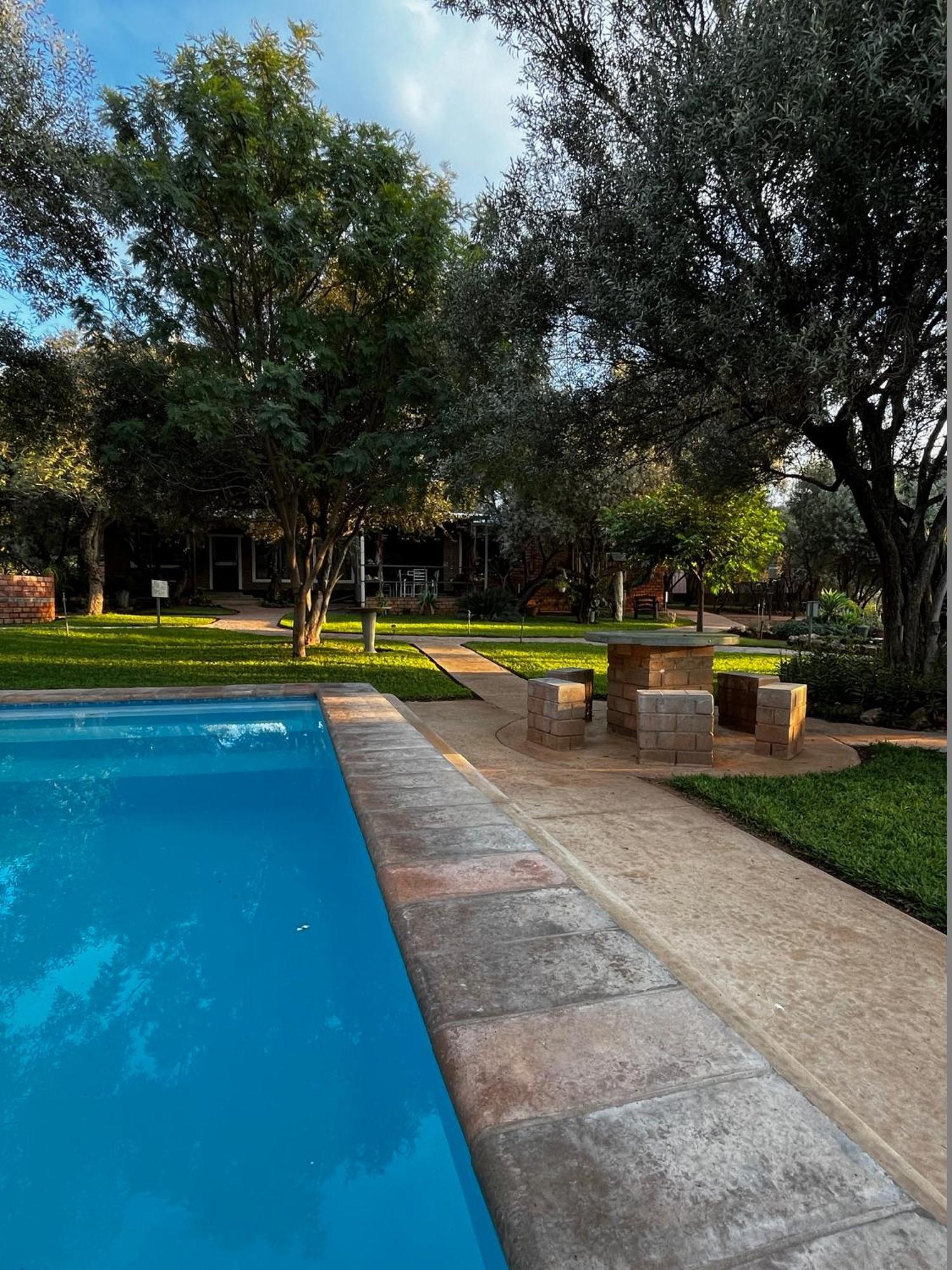 Otavi Olienhoff Guesthouse And Rest Camp מראה חיצוני תמונה